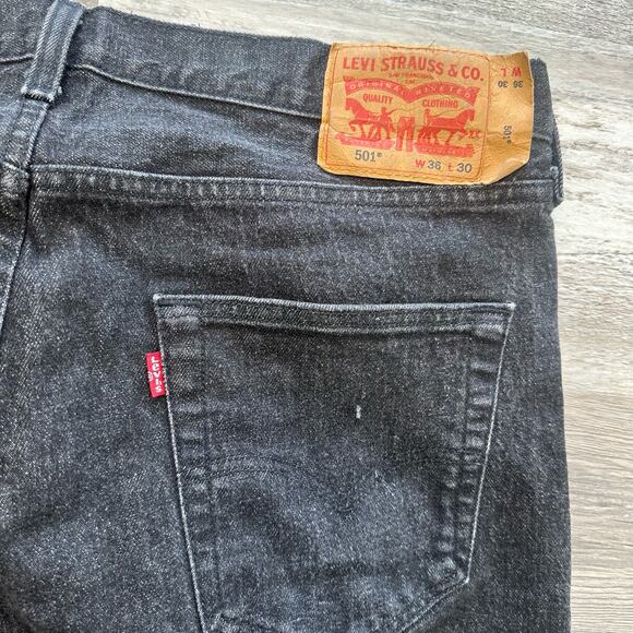 Levi's 501 Jeans Red Tab Faded Black Mens 36x29 Straight Leg Button Fly Denim - Picture 11 of 11